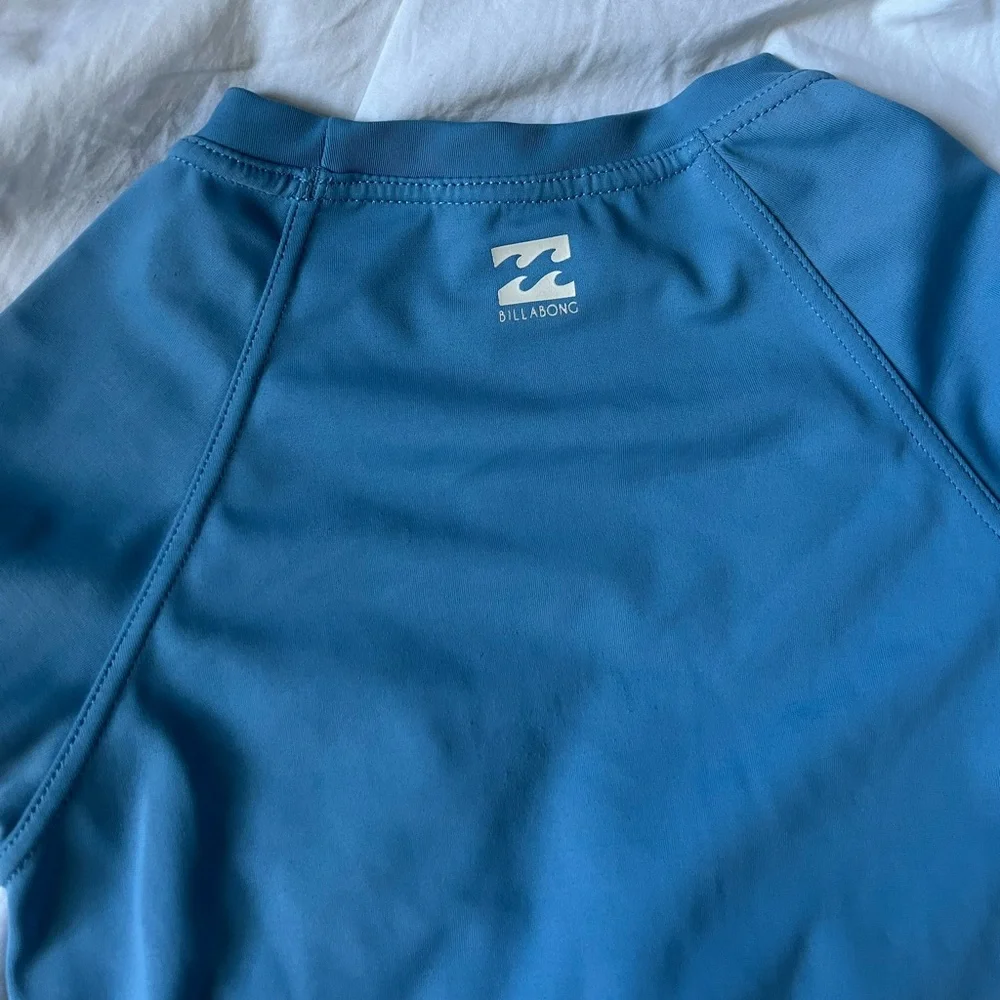 Billabong Rash Guard Top - Picture 2 of 3
